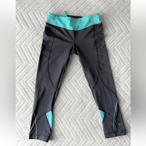 Lululemon Women’s Cropped Leggings Pants Gray/Turquoise Size 4